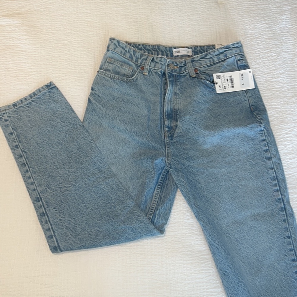 ZARA mom jeans / size 42 USA 10 / never worn / light wash, straight leg